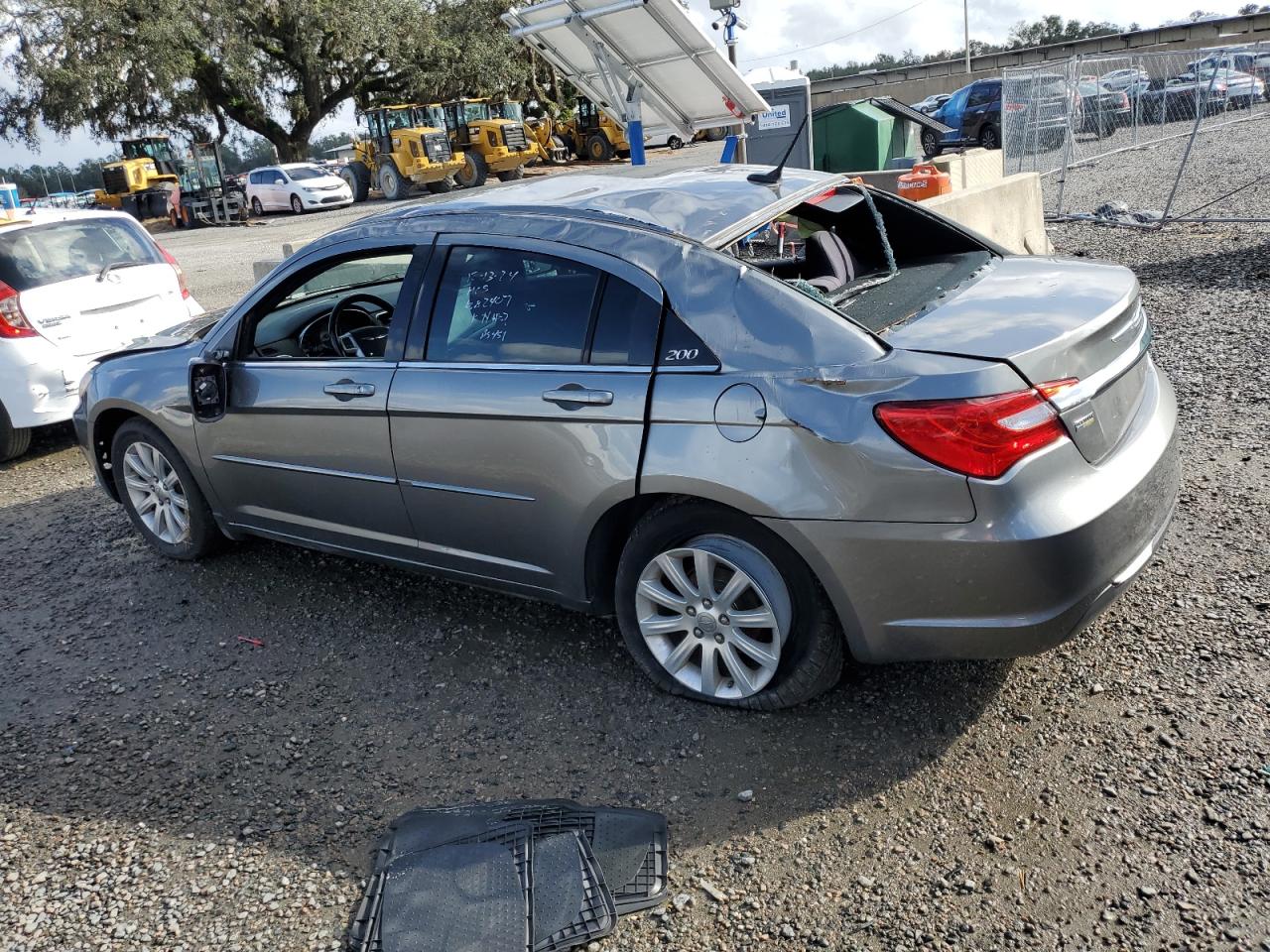 2013 Chrysler 200 - Image 2