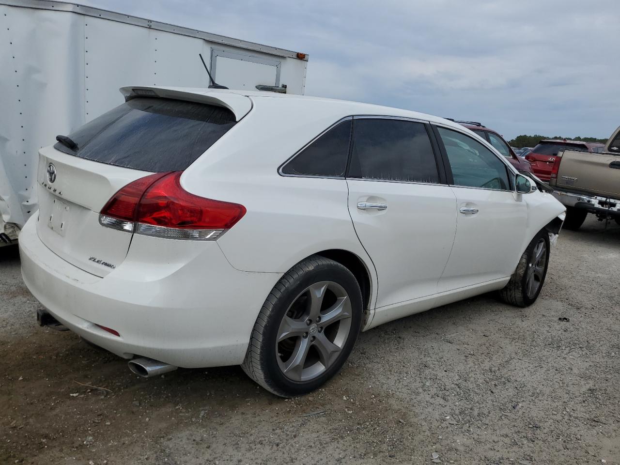 2014 Toyota Venza - Image 3