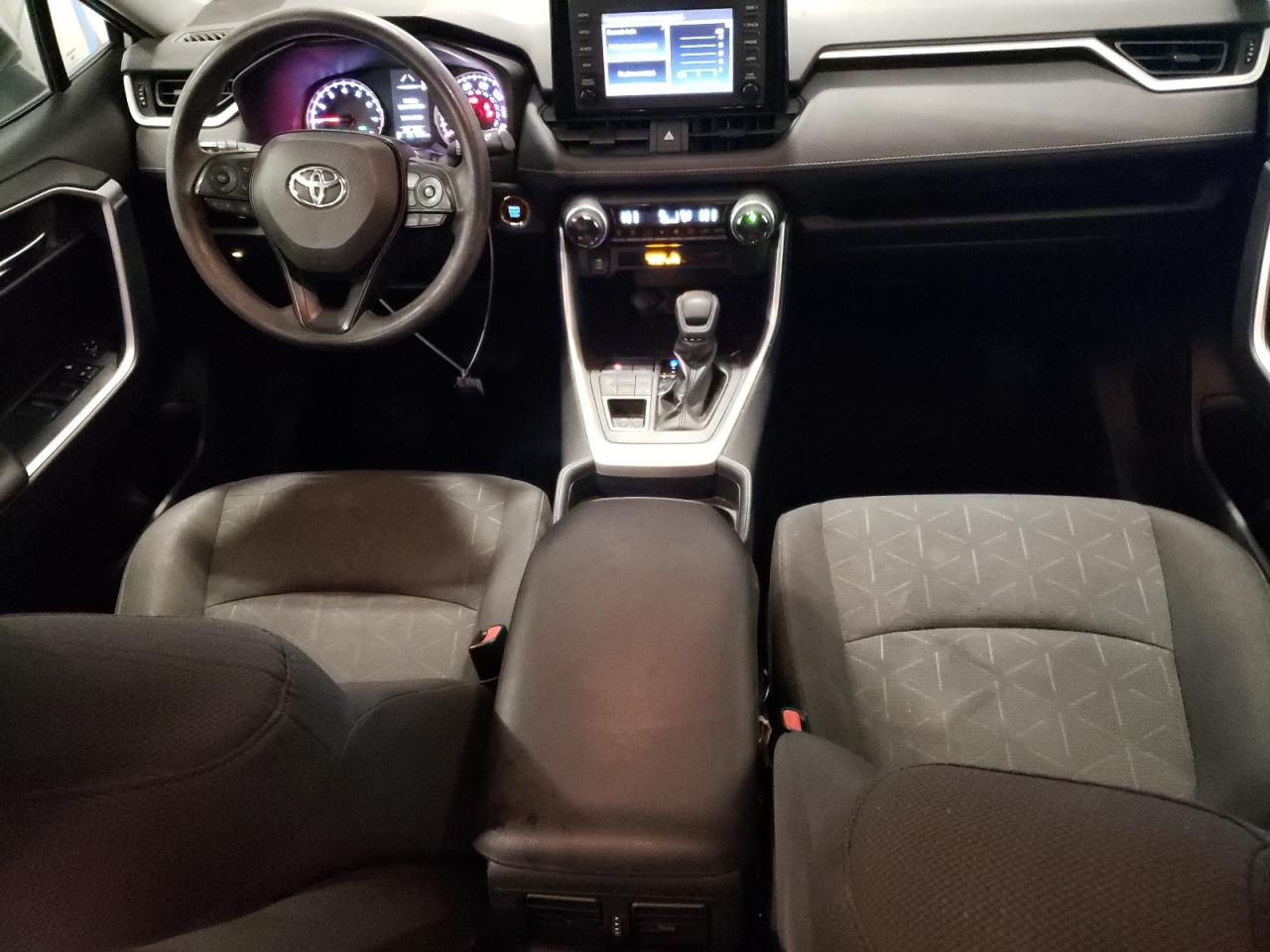 2019 Toyota RAV 4 - Image 8