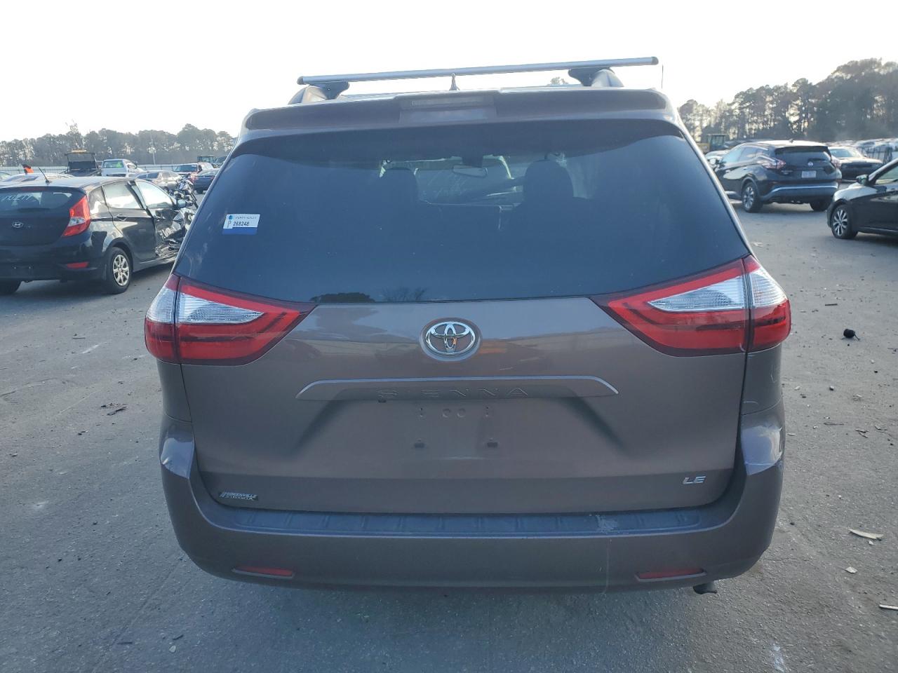 2018 Toyota Sienna - Image 6