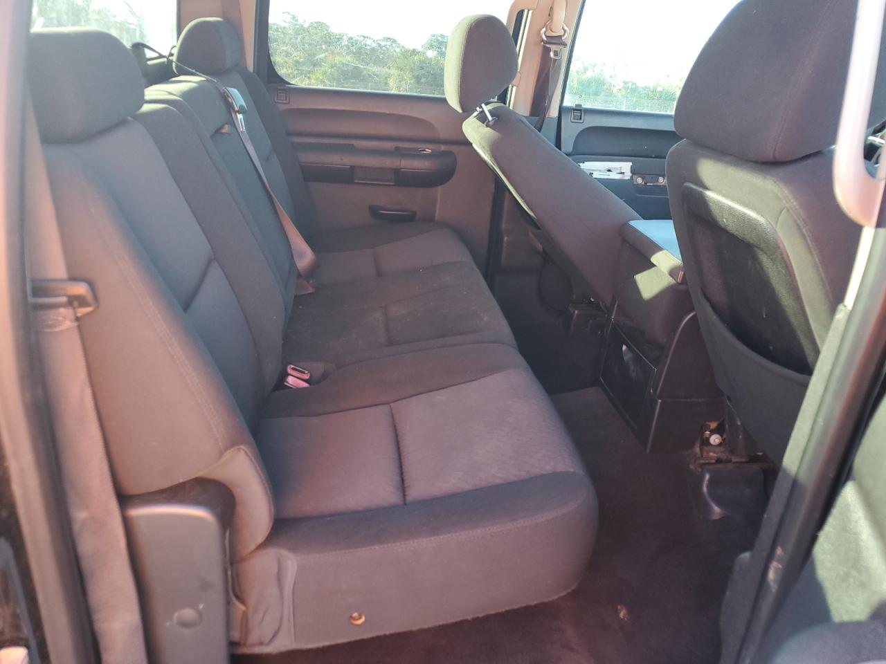 2012 Chevrolet Silverado - Image 10