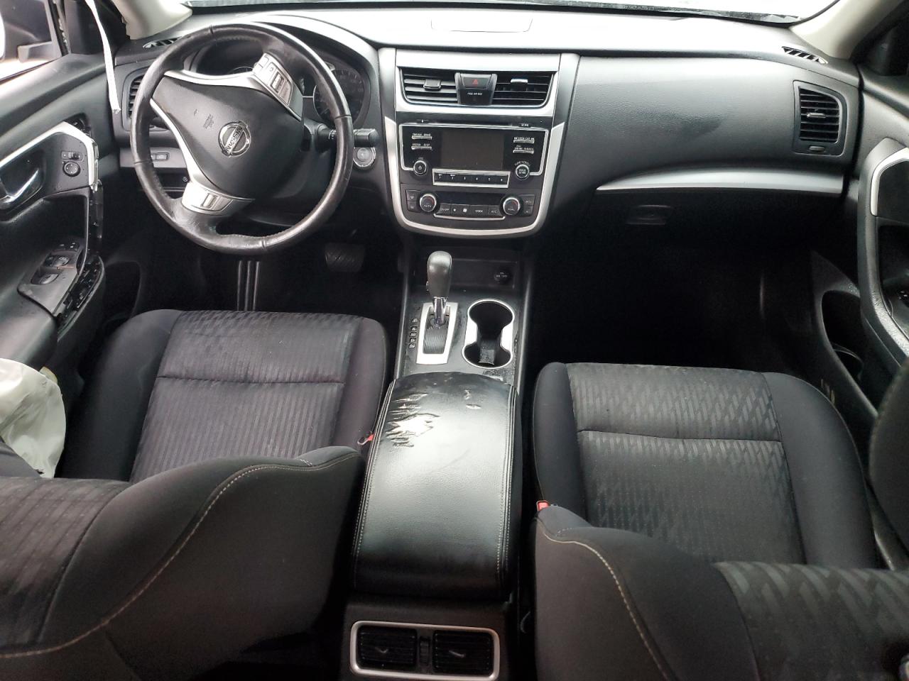 2017 Nissan Altima - Image 8