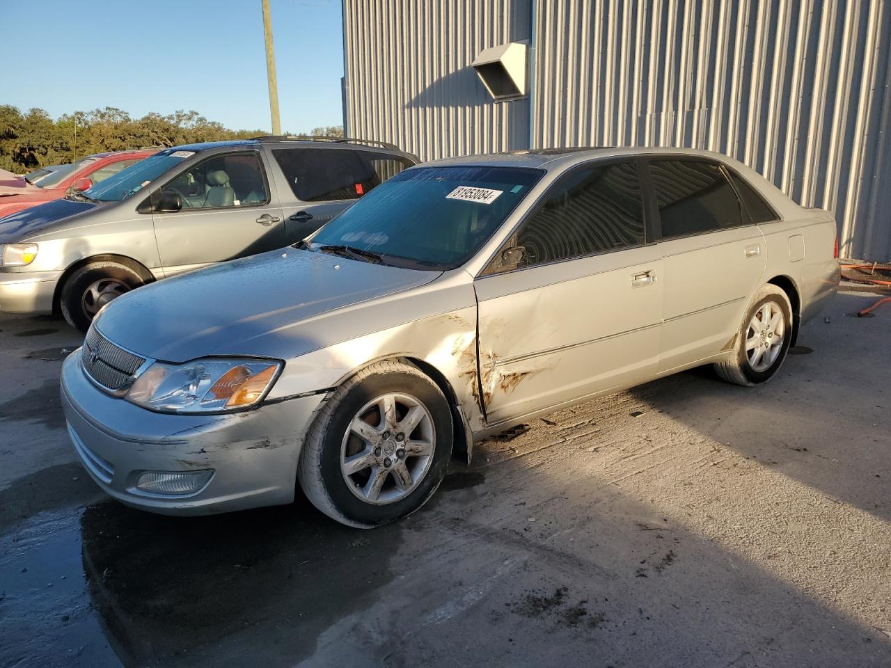 2002 Toyota Avalon - Image 1