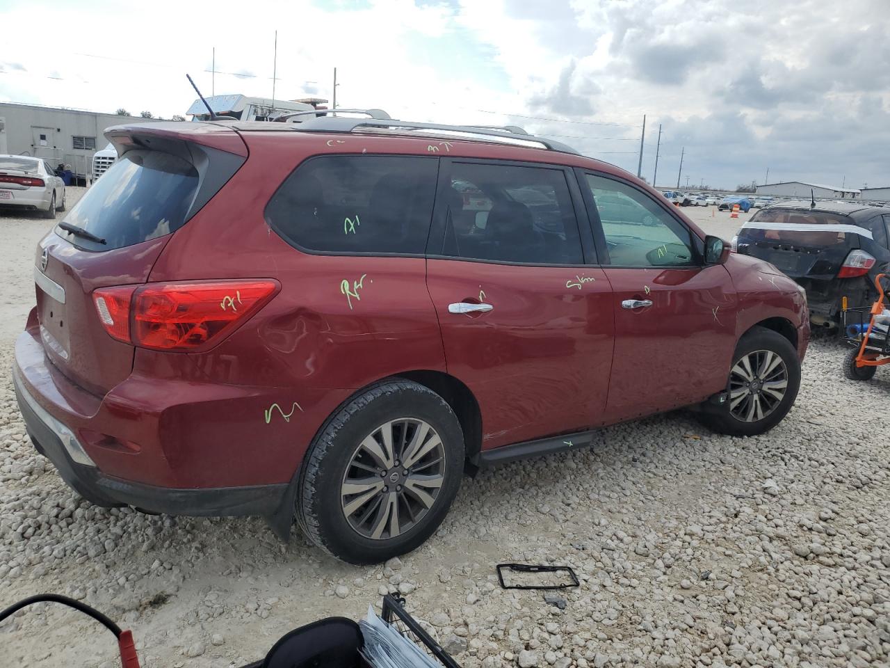 2018 Nissan Pathfinder - Image 3