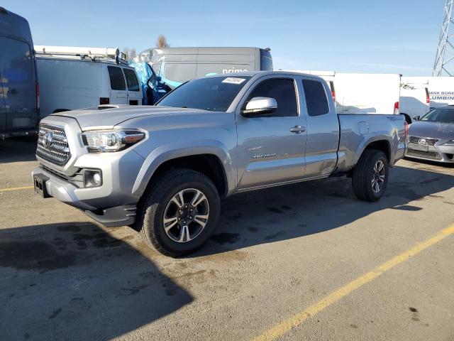  TOYOTA TACOMA 2017 Silver