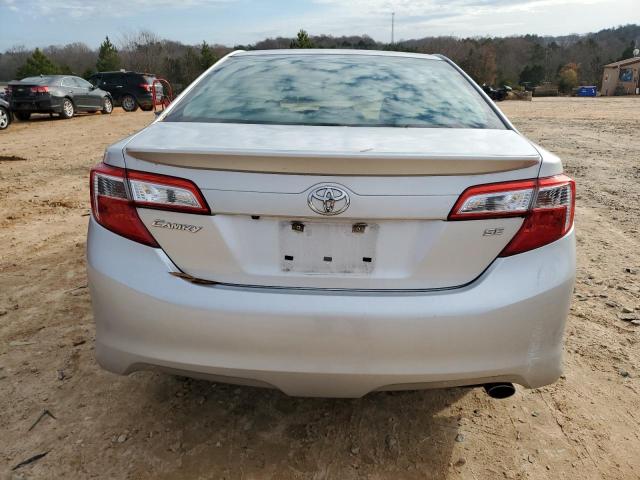  TOYOTA CAMRY 2014 Srebrny