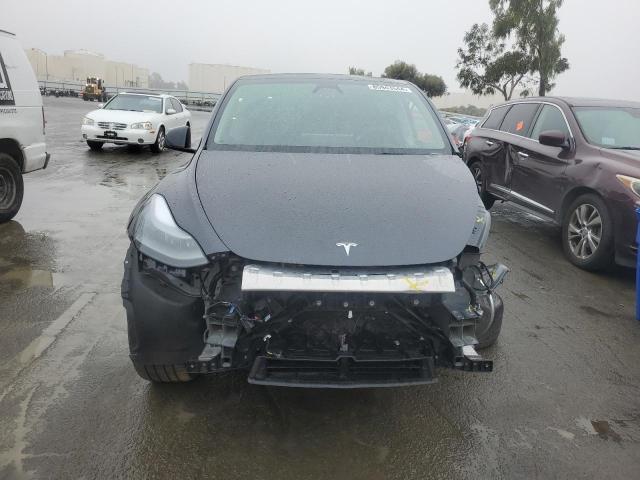  TESLA MODEL Y 2024 Серый