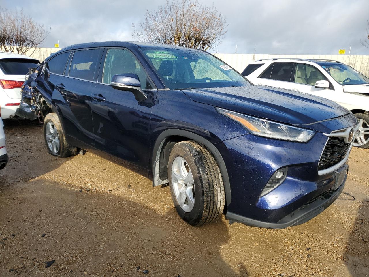 2021 Toyota Highlander - Image 4