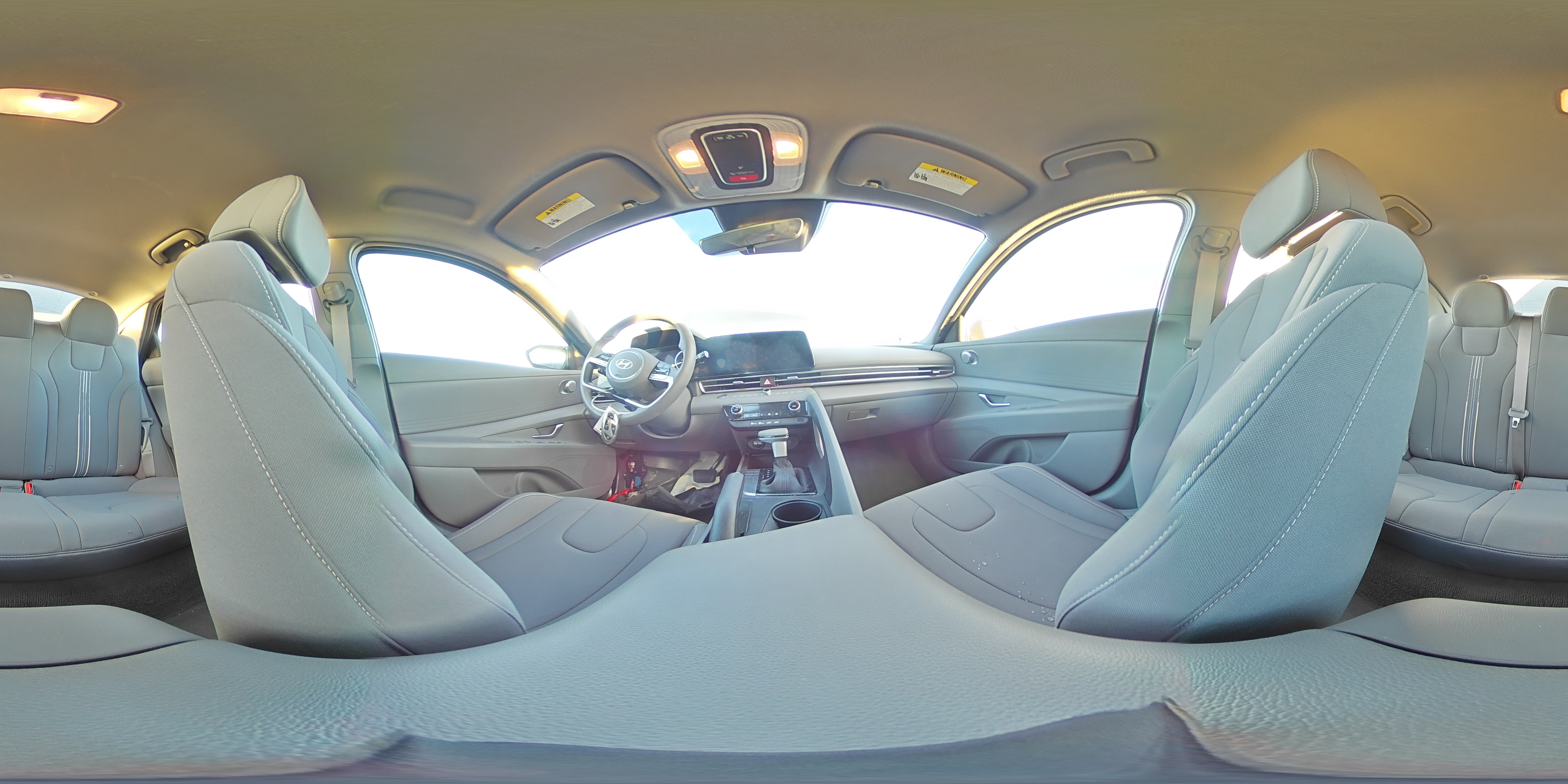 2024 Hyundai Elantra - Image 13