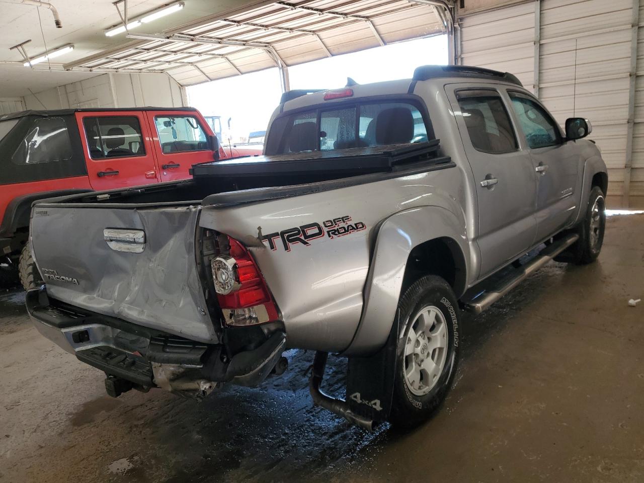 2015 Toyota Tacoma - Image 3