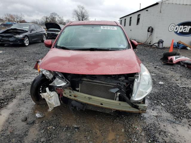  NISSAN VERSA 2015 Czerwony