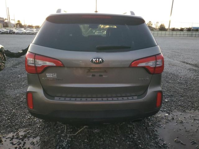  KIA SORENTO 2015 Зелений