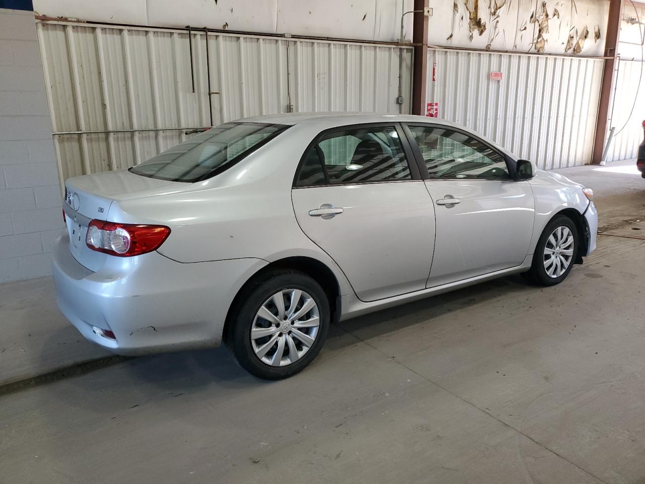 VIN 5YFBU4EE8DP205828 2013 TOYOTA COROLLA no.3