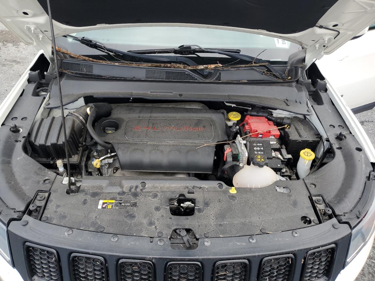 2020 Jeep Compass - Image 14