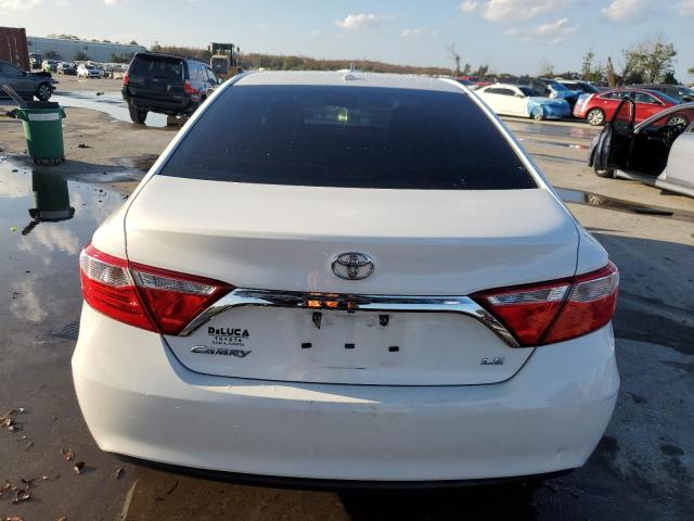  TOYOTA CAMRY 2015 Белый