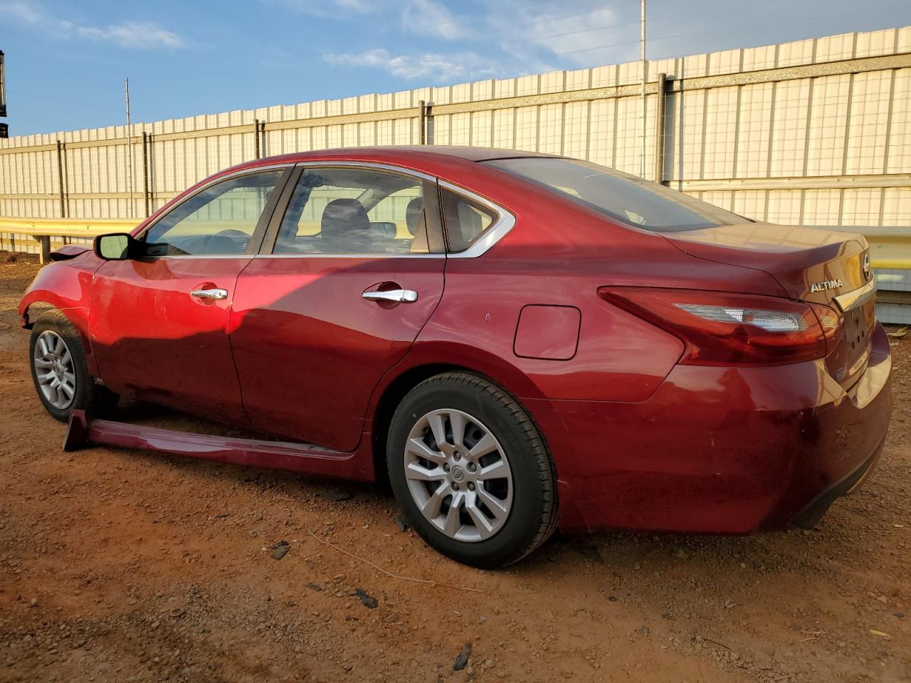 2018 Nissan Altima - Image 2