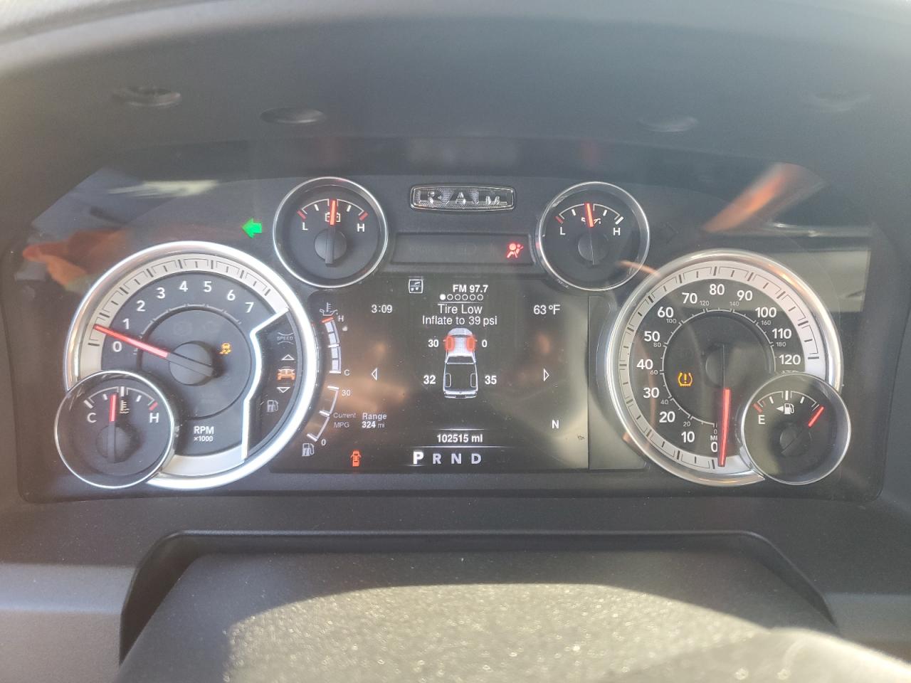 2016 RAM 1500 - Image 9