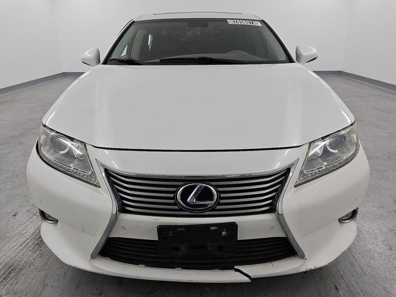 2015 Lexus ES - Image 5