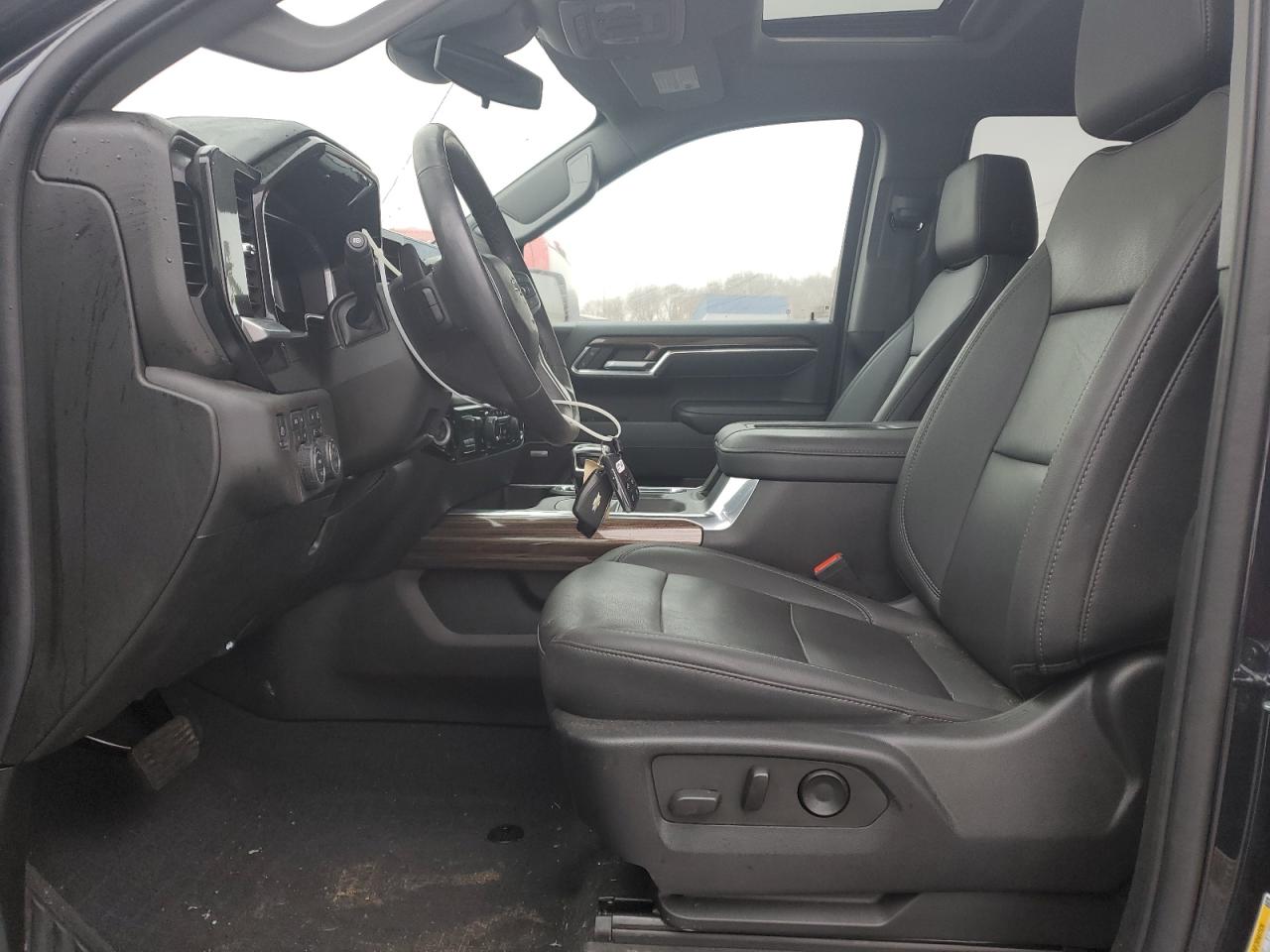 2022 Chevrolet Silverado - Image 7