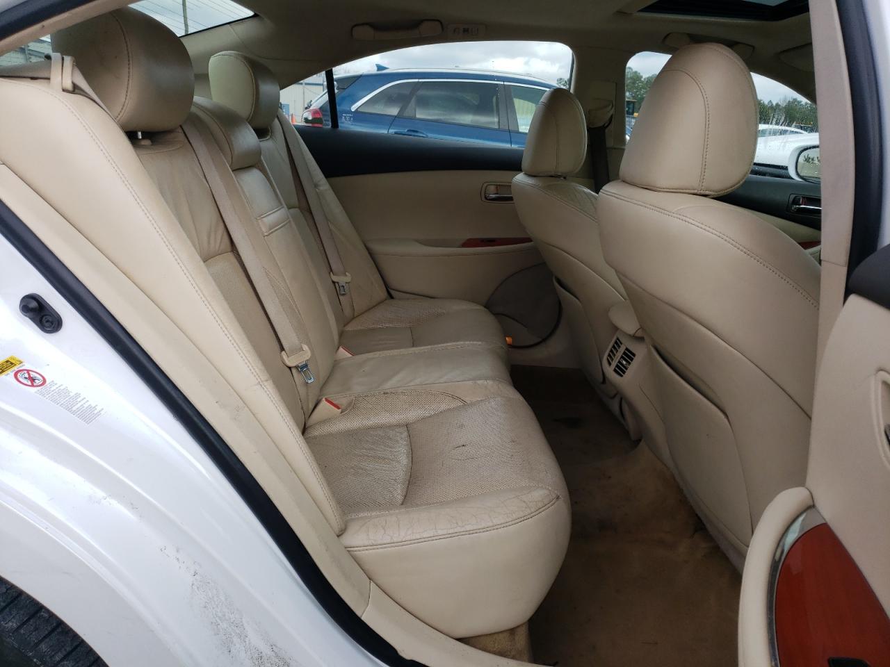 2011 Lexus ES - Image 10