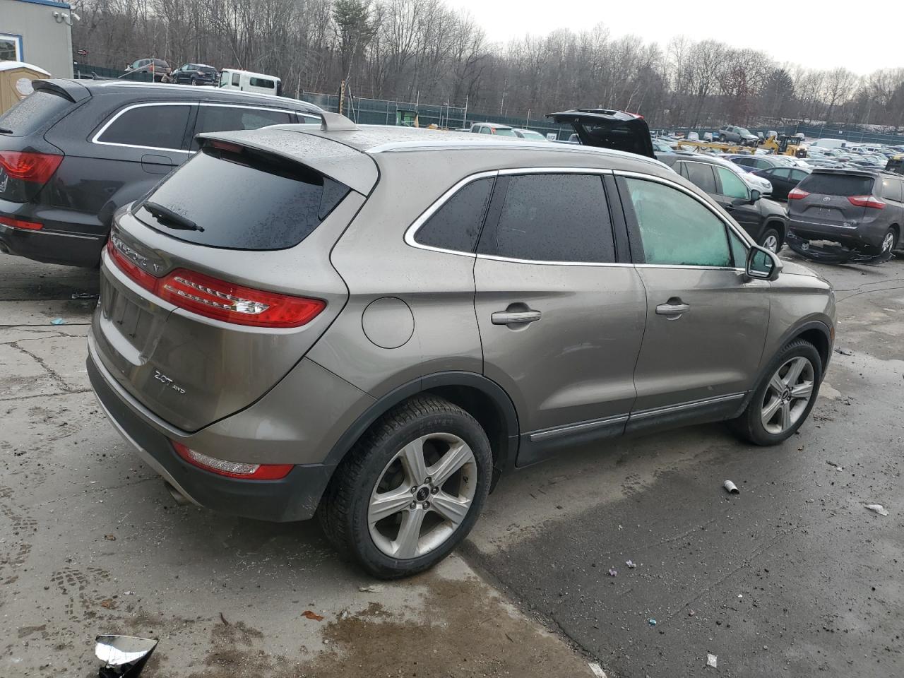 2017 Lincoln MKC - Image 3