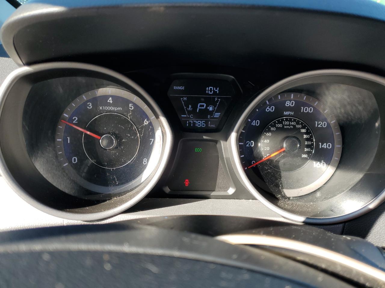2016 Hyundai Elantra - Image 9