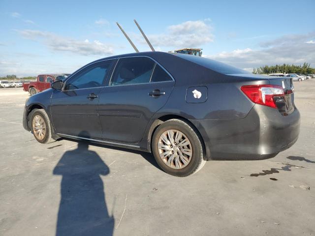 Седани TOYOTA CAMRY 2013 Сірий