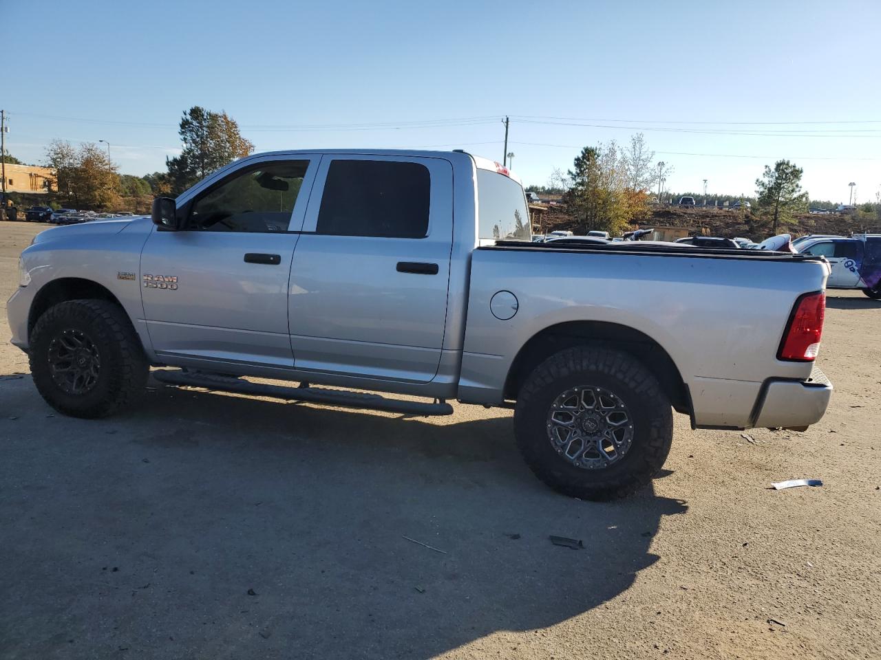 2015 RAM 1500 - Image 2