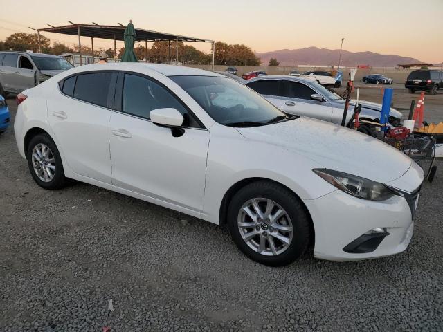  MAZDA 3 2016 Білий