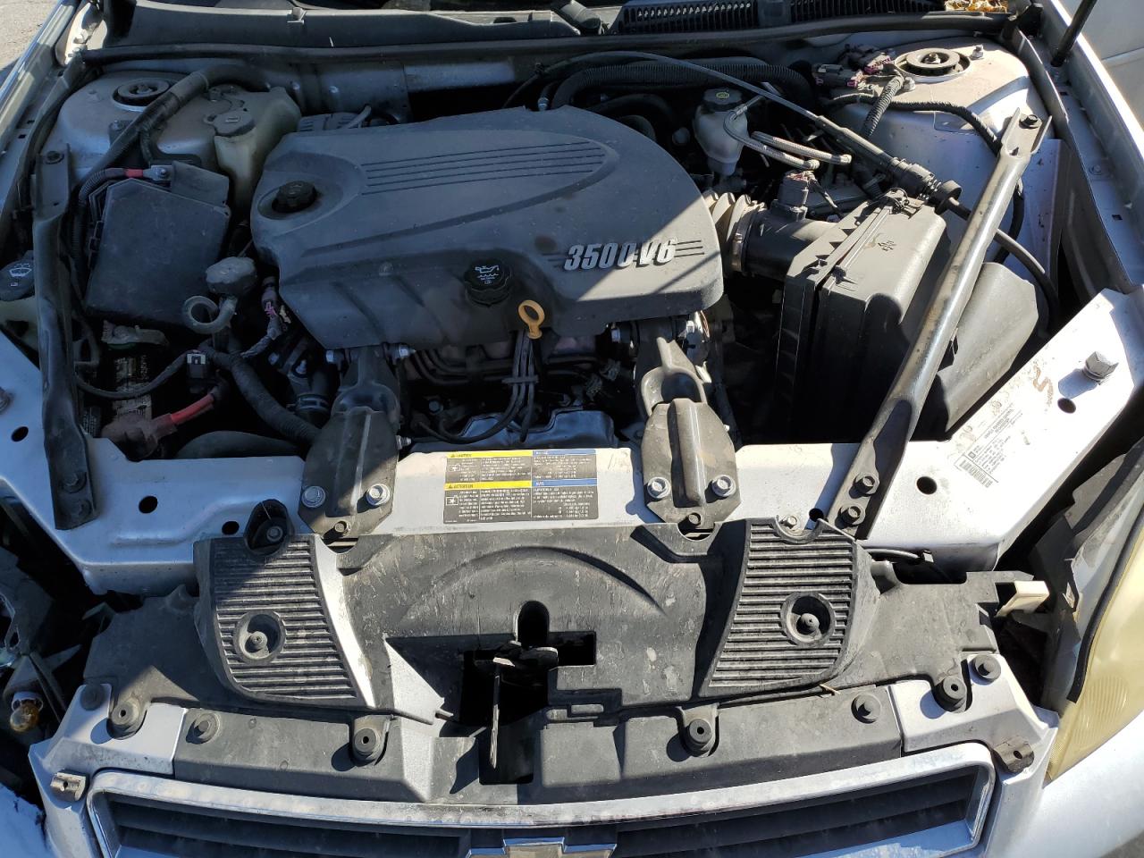 2010 Chevrolet Impala - Image 13