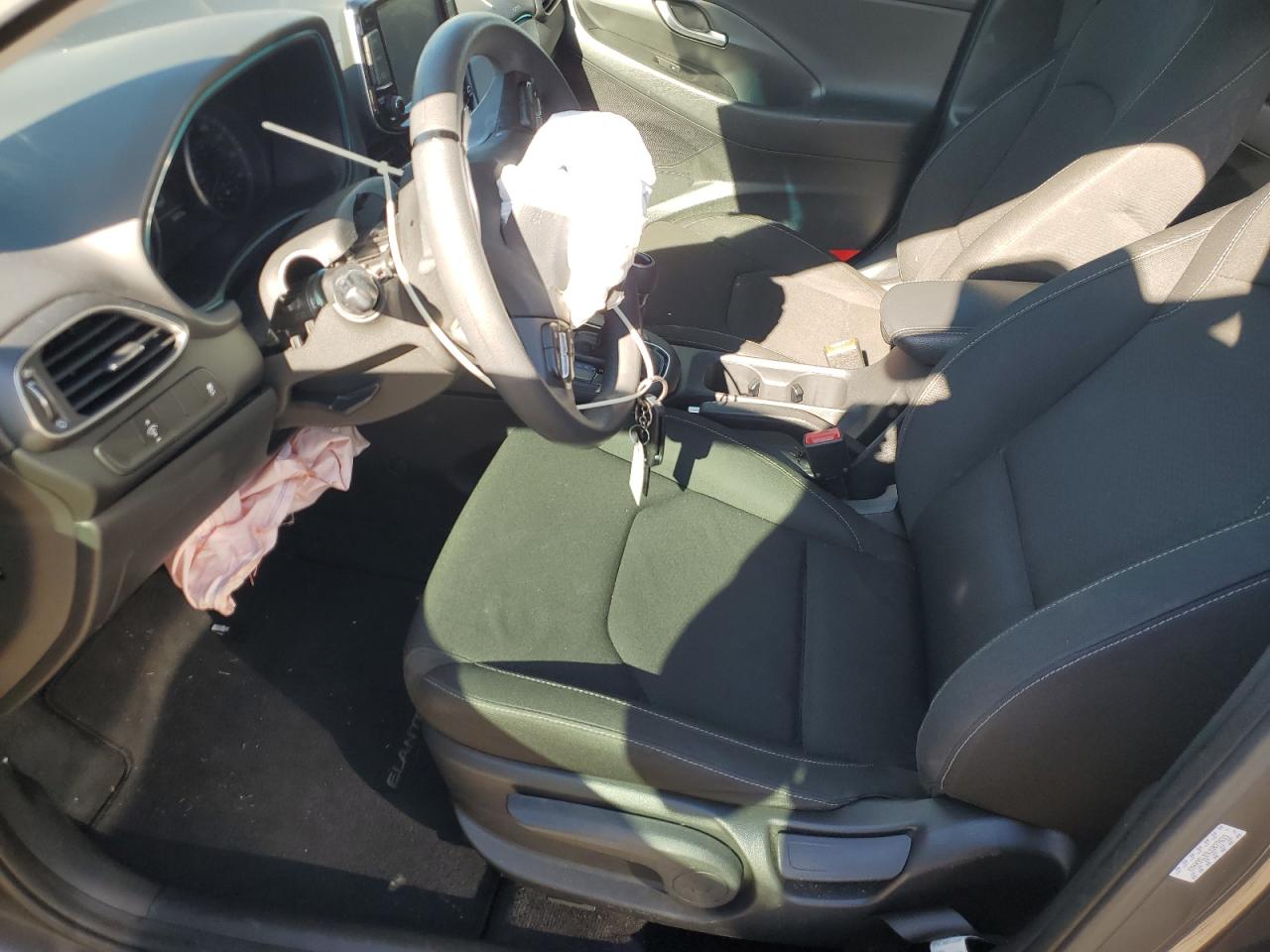 2018 Hyundai Elantra - Image 7
