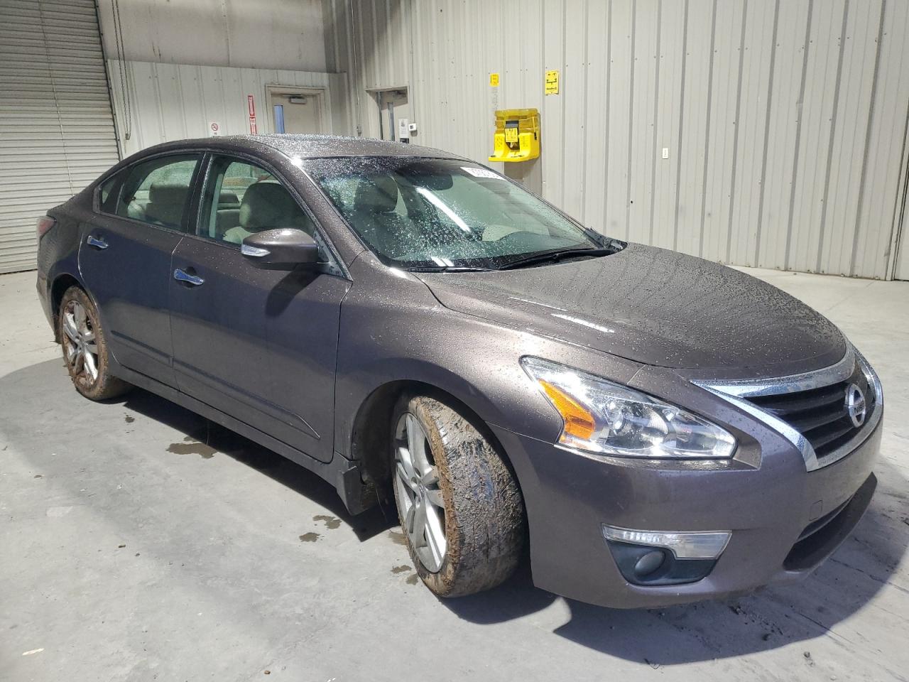 2015 Nissan Altima - Image 4