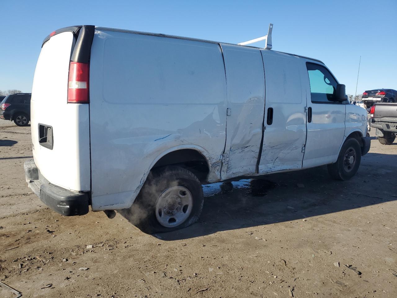 VIN 1GCWGFBA8E1171112 2014 CHEVROLET EXPRESS no.3