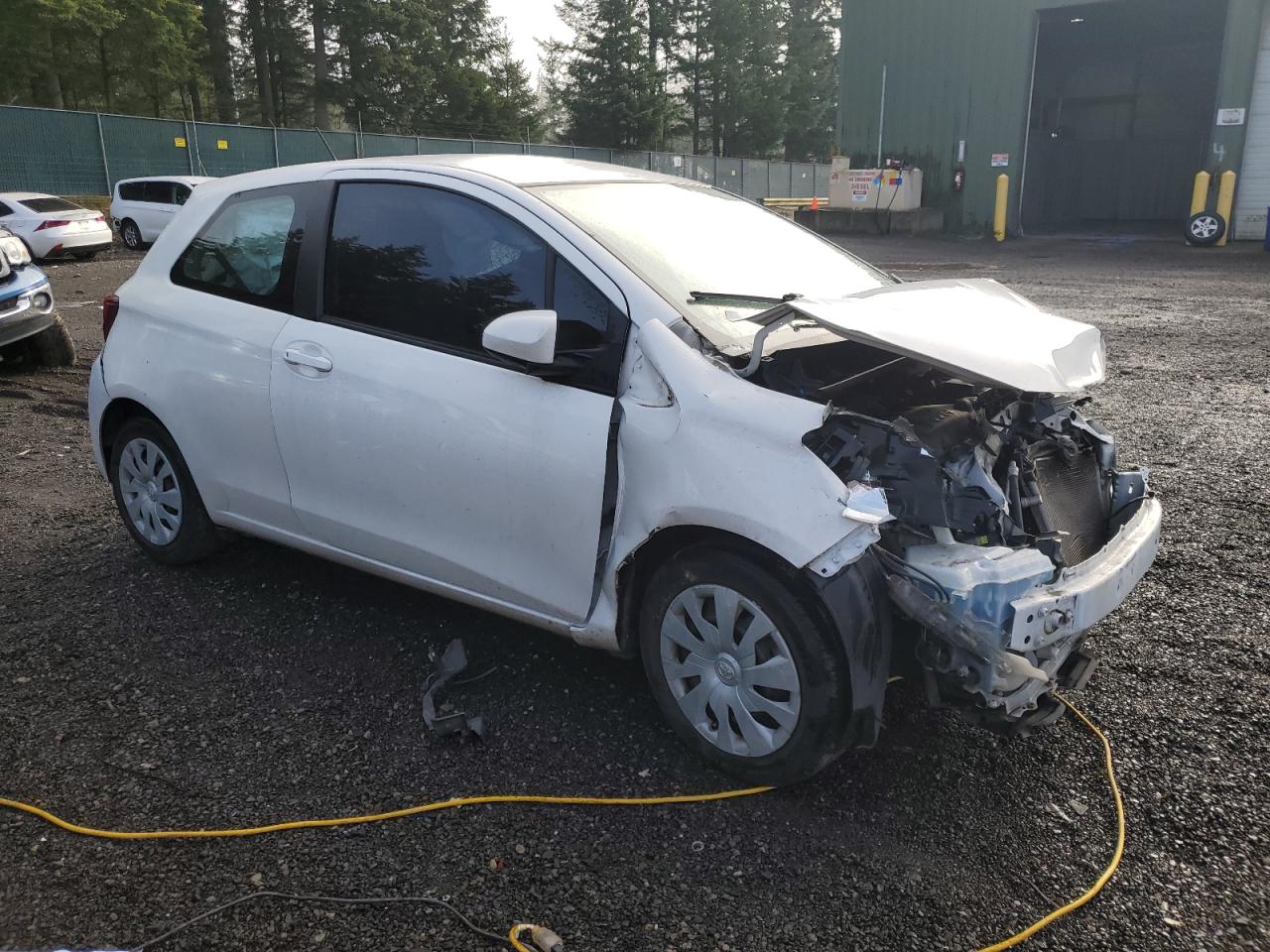 VIN VNKJTUD36GA059590 2016 TOYOTA YARIS no.4