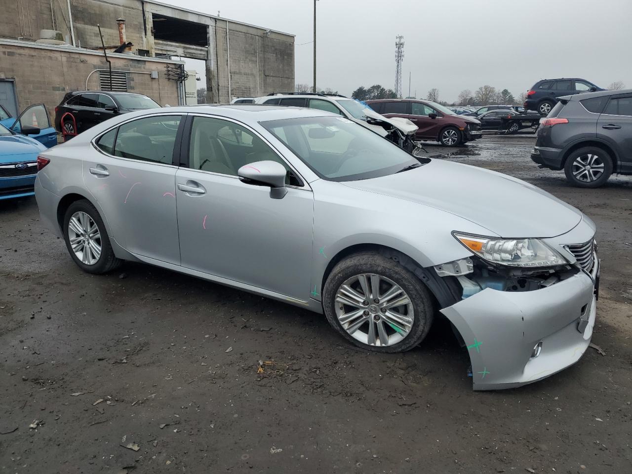 2013 Lexus ES - Image 4