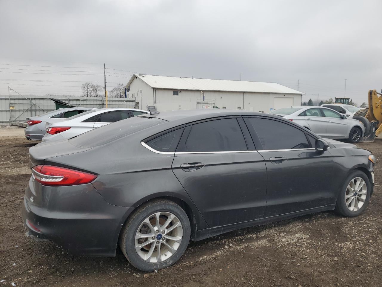 VIN 3FA6P0HD8KR248017 2019 FORD FUSION no.3