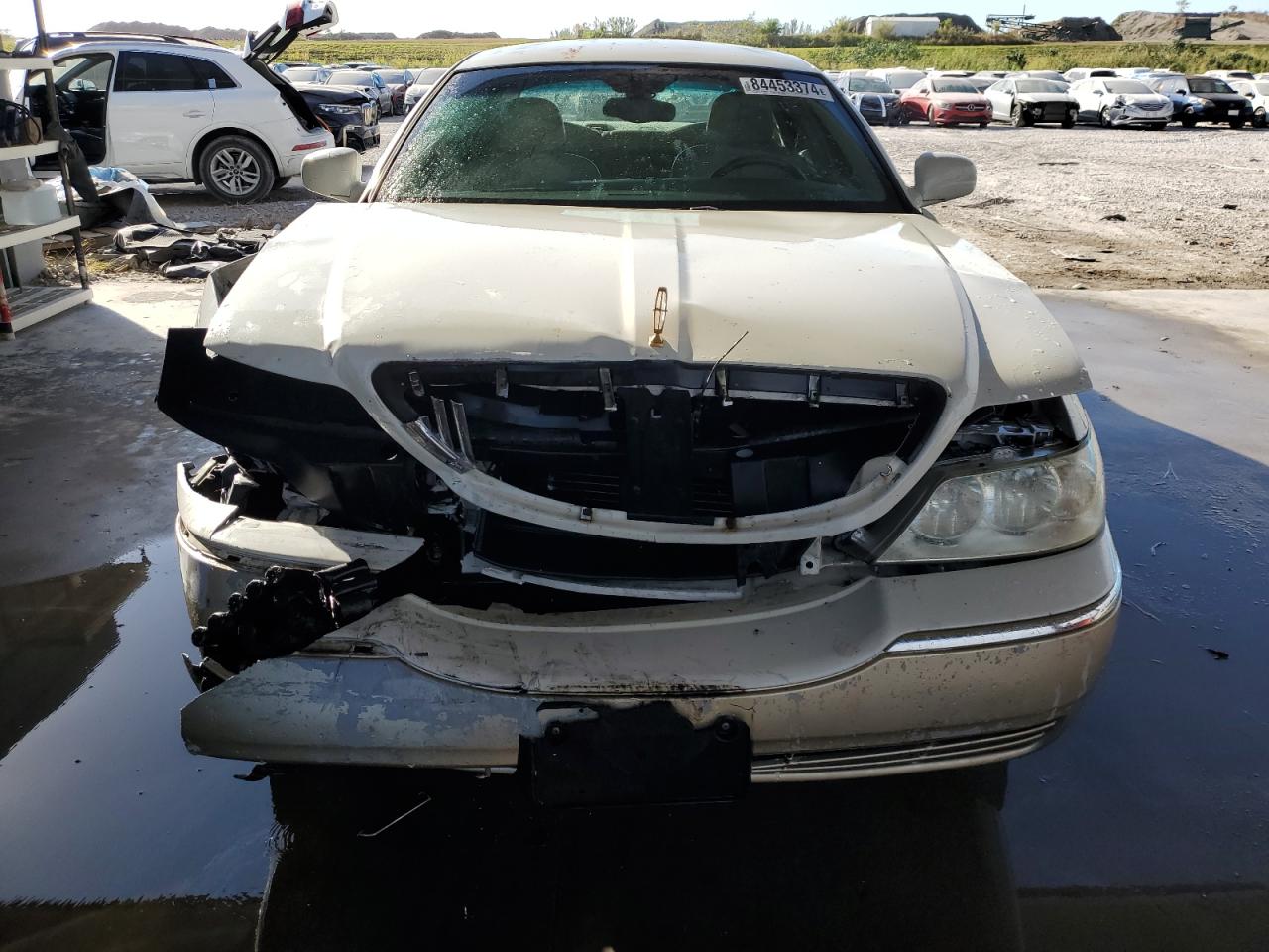 2005 Lincoln Town Car - Image 5