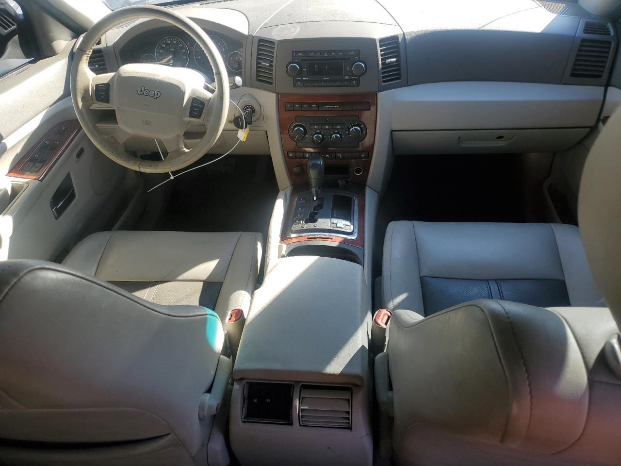 2005 Jeep Grand Cherokee - Image 8