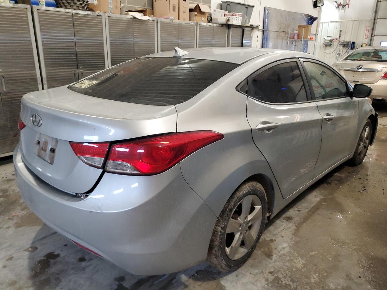 2012 Hyundai Elantra - Image 3