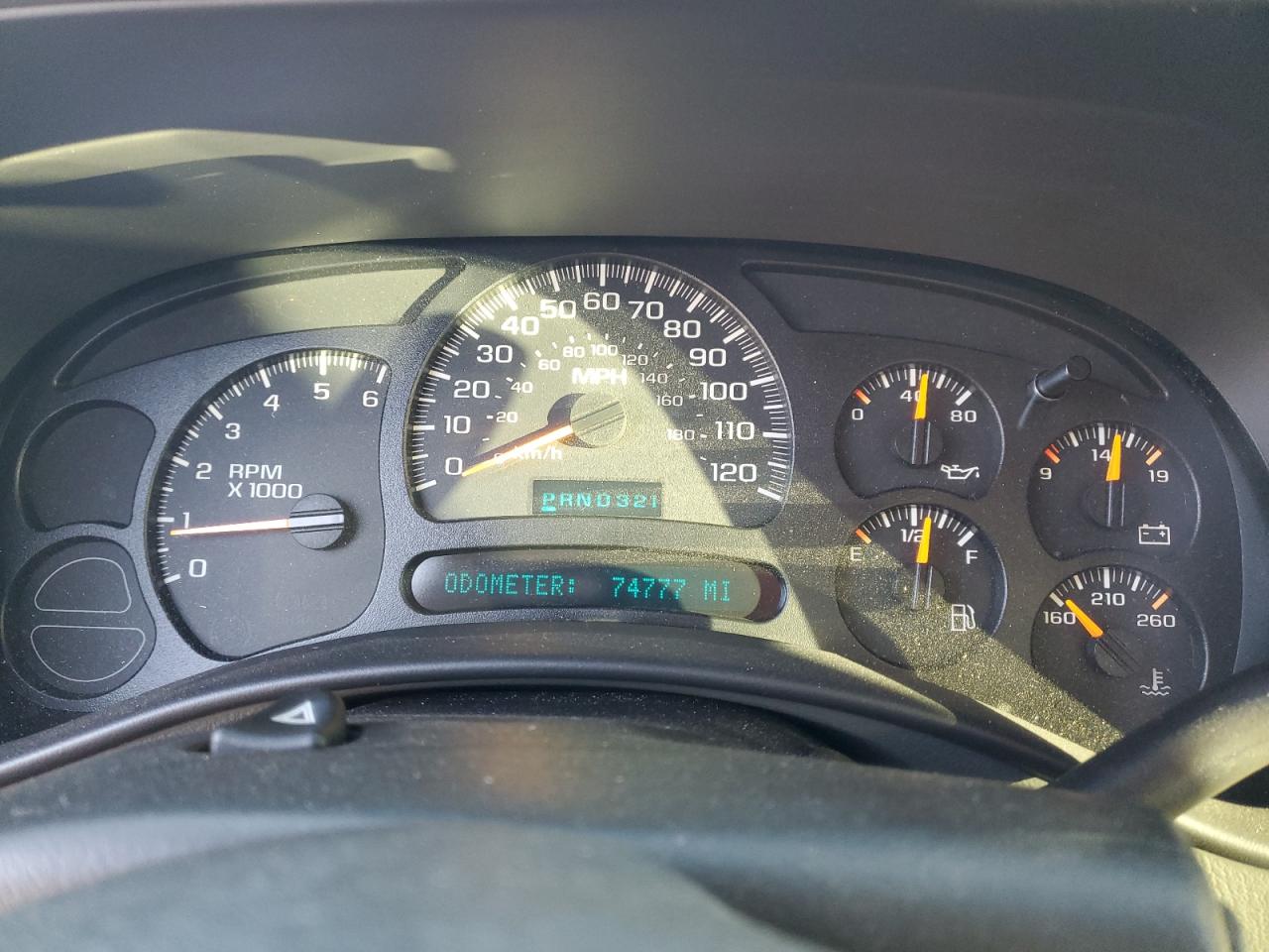 2005 Chevrolet Avalanche - Image 9