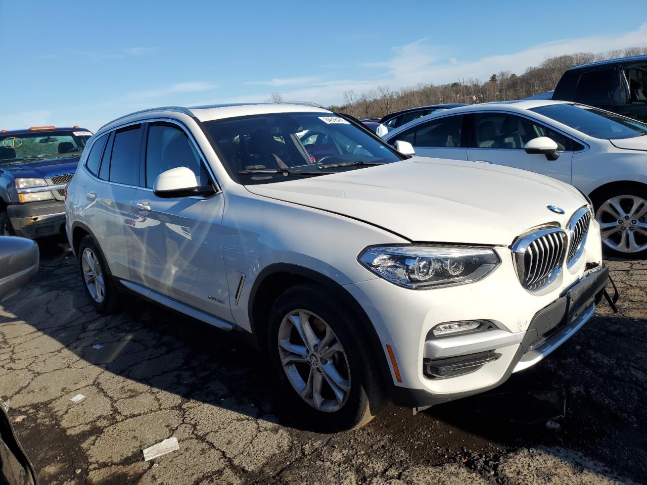 VIN 5UXTR9C52JLC75966 2018 BMW X3 no.4