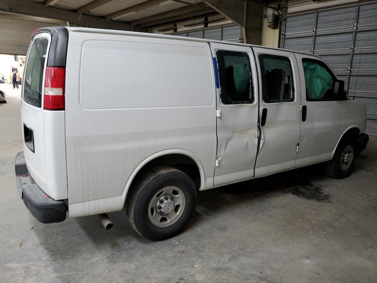 2016 Chevrolet Express - Image 3