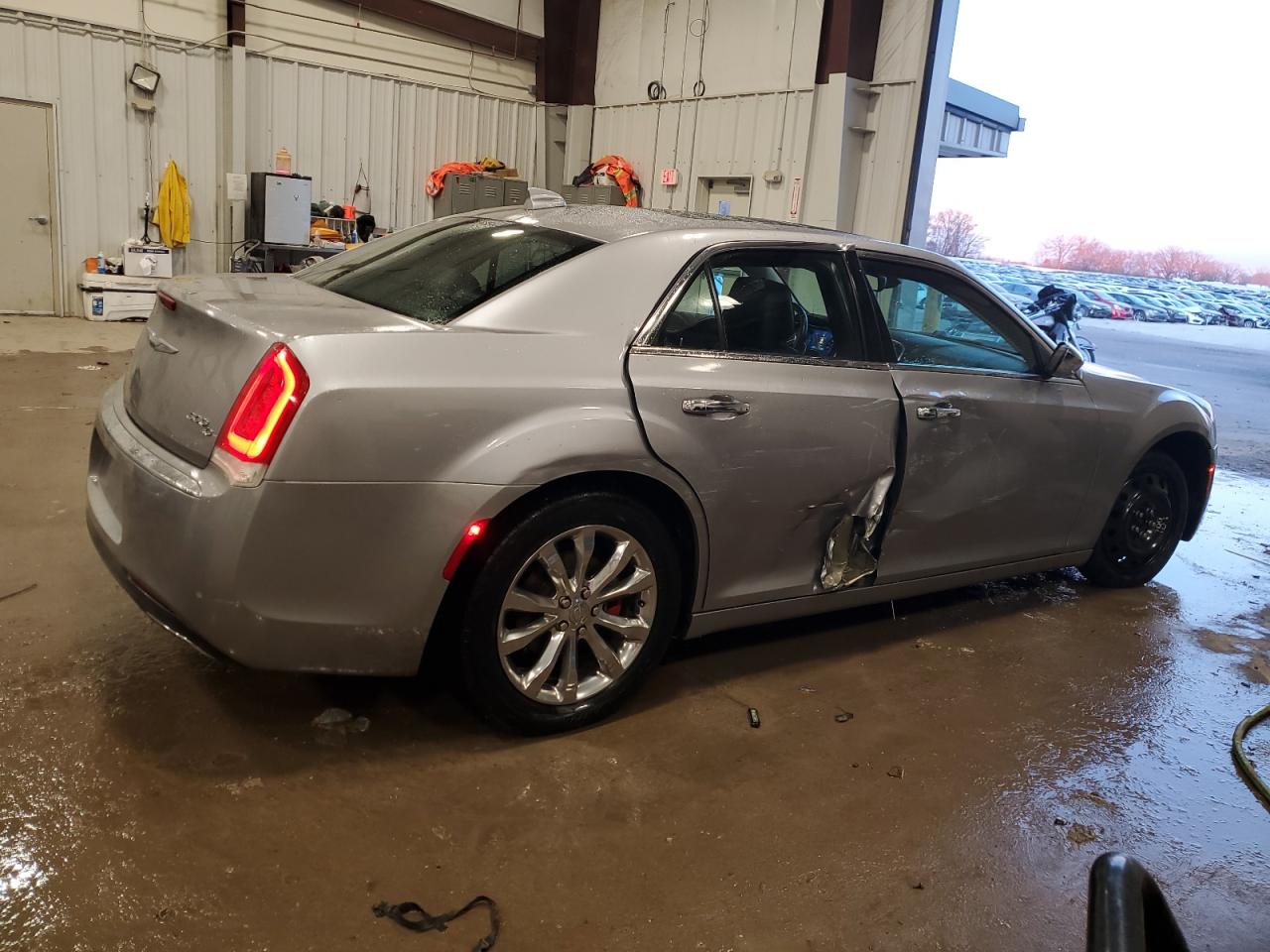 2016 Chrysler 300 - Image 3