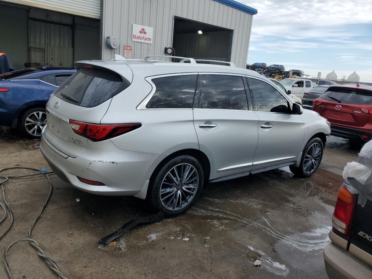 VIN 5N1DL0MN5JC504196 2018 INFINITI QX60 no.3