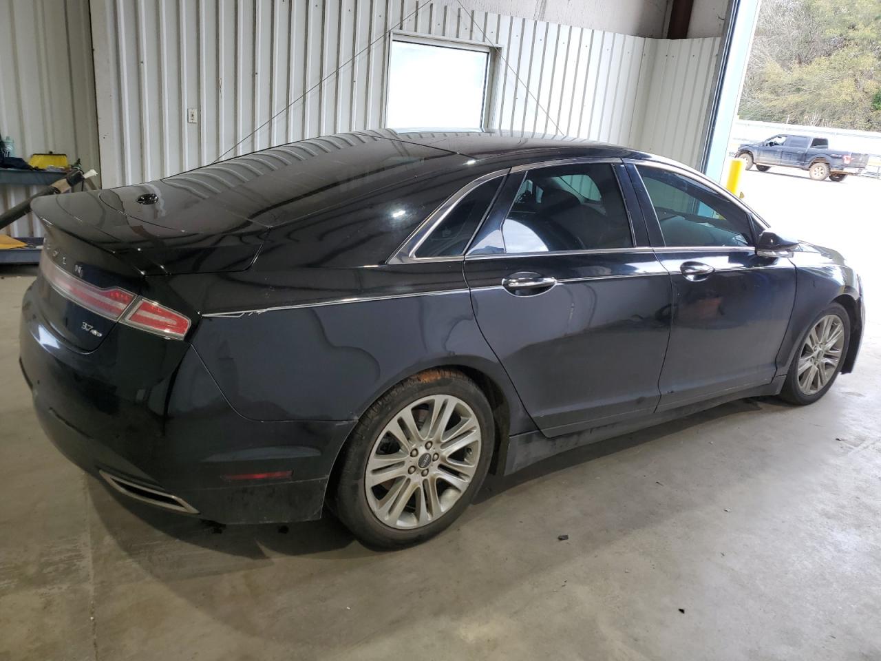 2016 Lincoln MKZ - Image 3