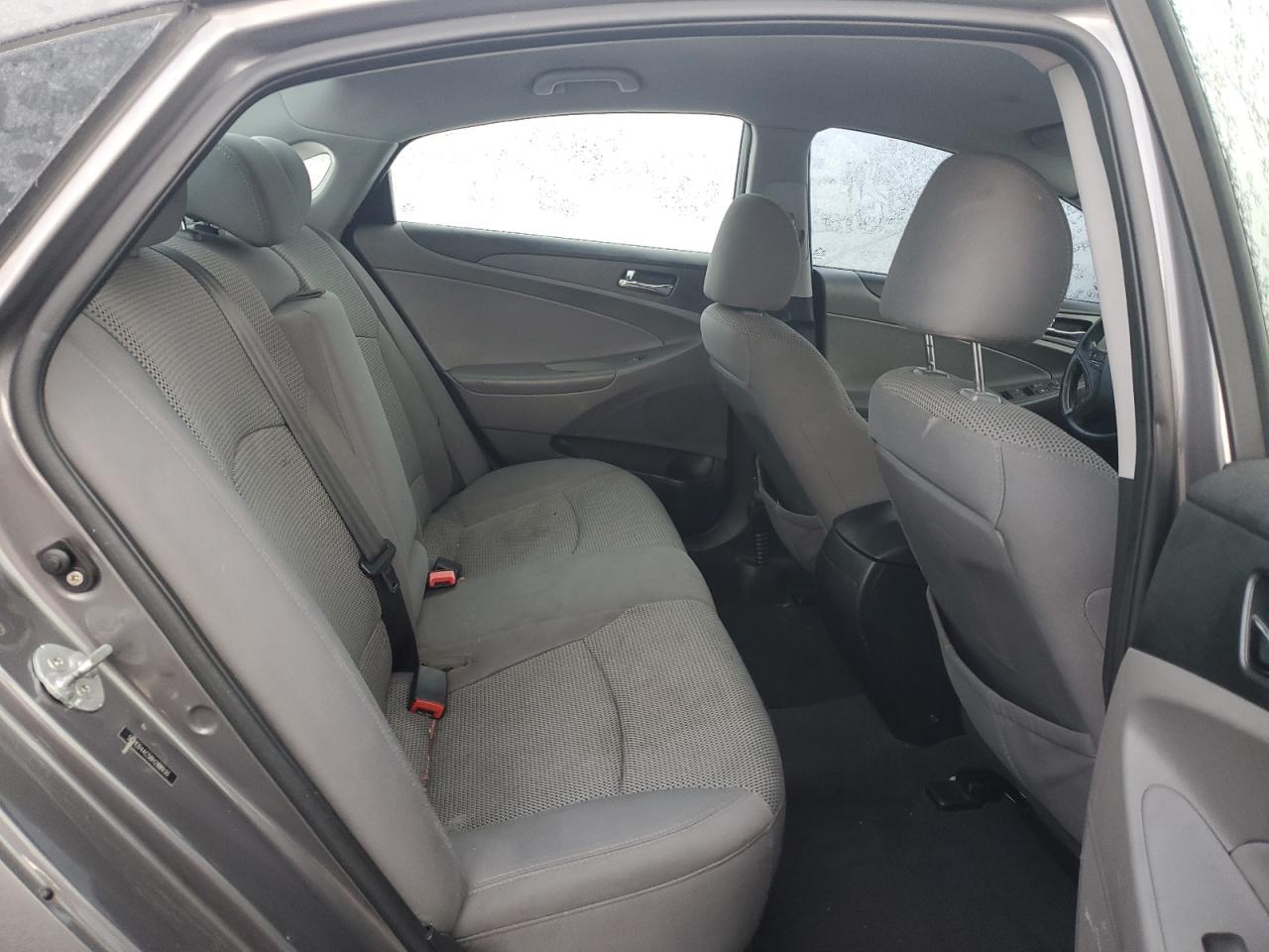 2011 Hyundai Sonata - Image 10
