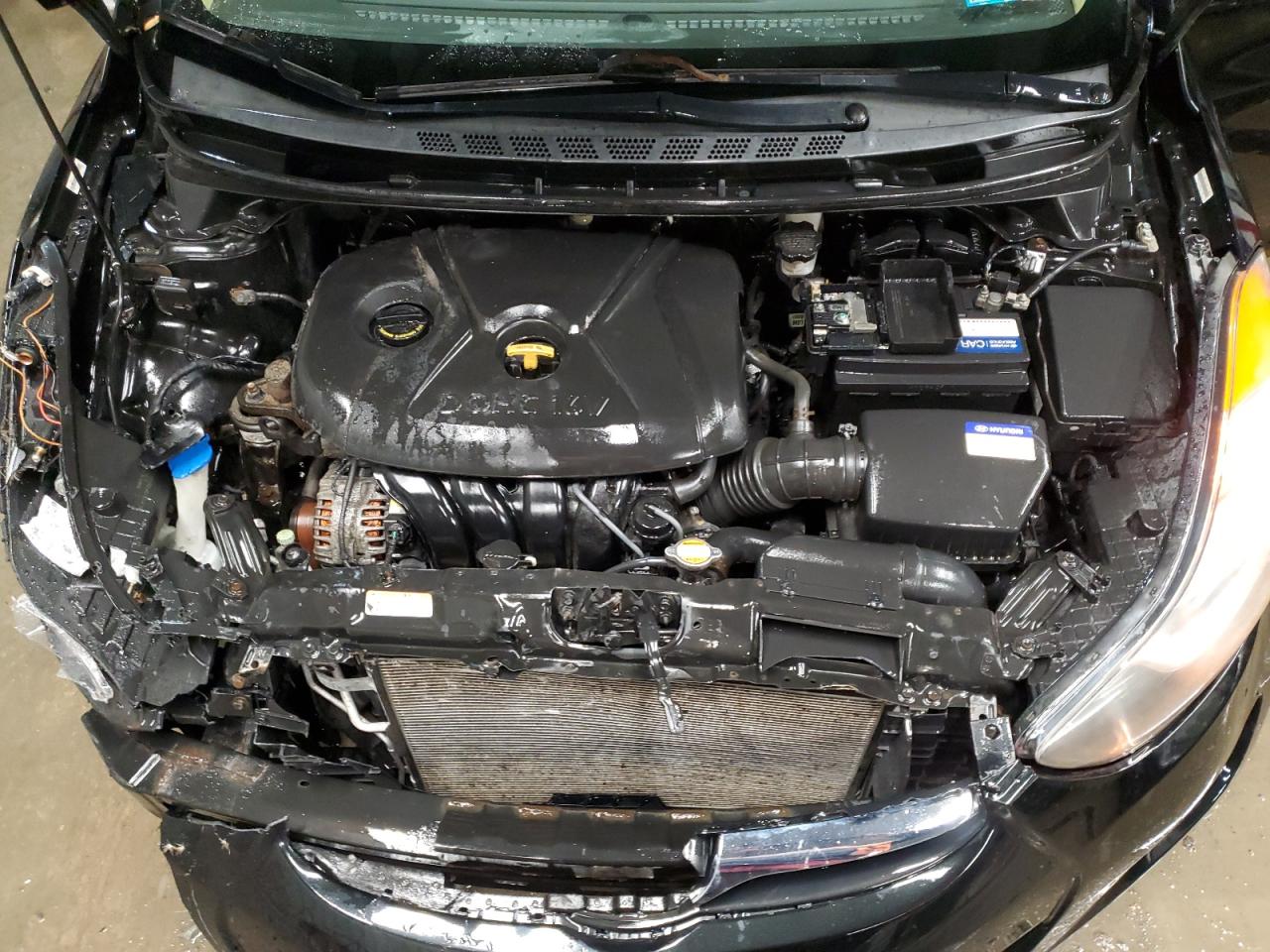 2012 Hyundai Elantra - Image 11