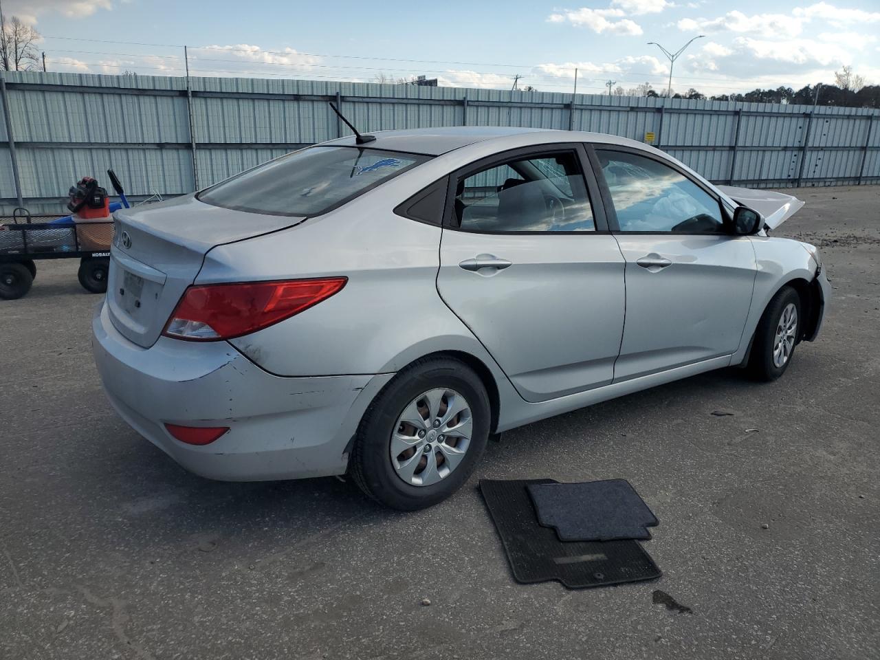 VIN KMHCT4AE5FU847163 2015 HYUNDAI ACCENT no.3