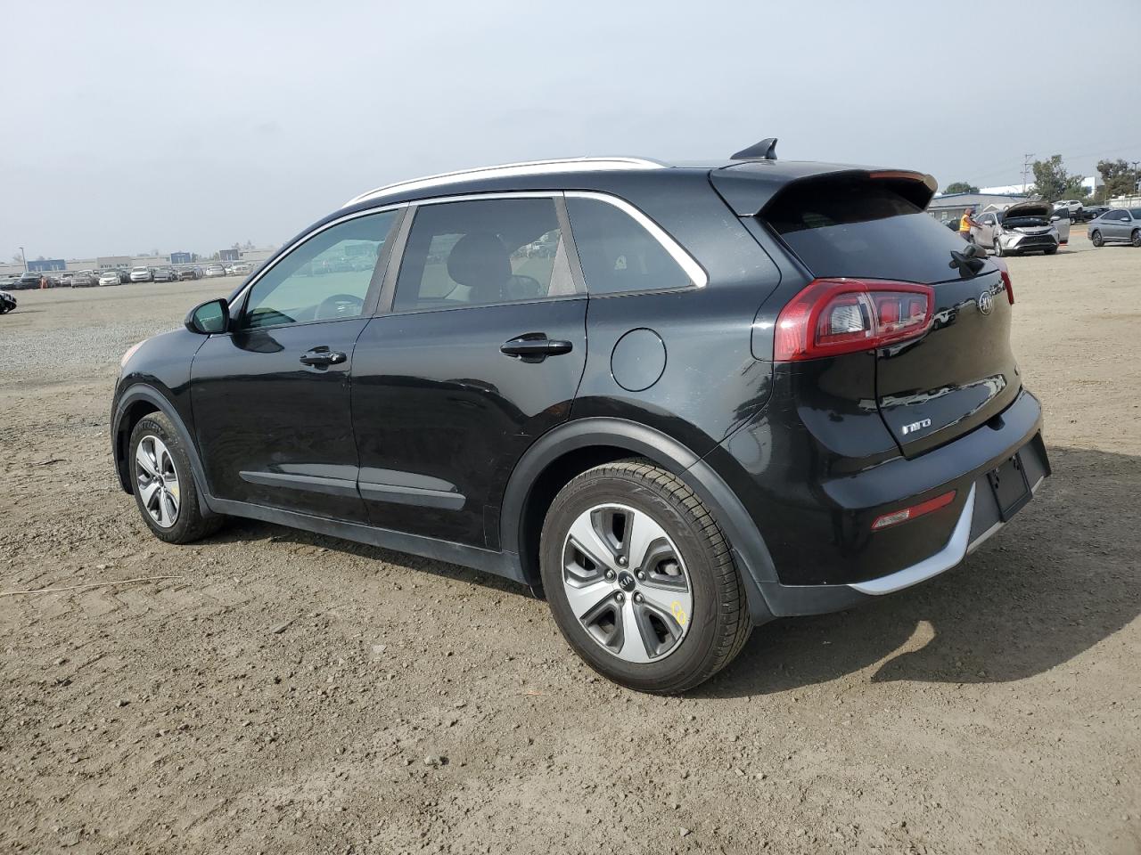 VIN KNDCB3LC7J5210288 2018 KIA NIRO no.2