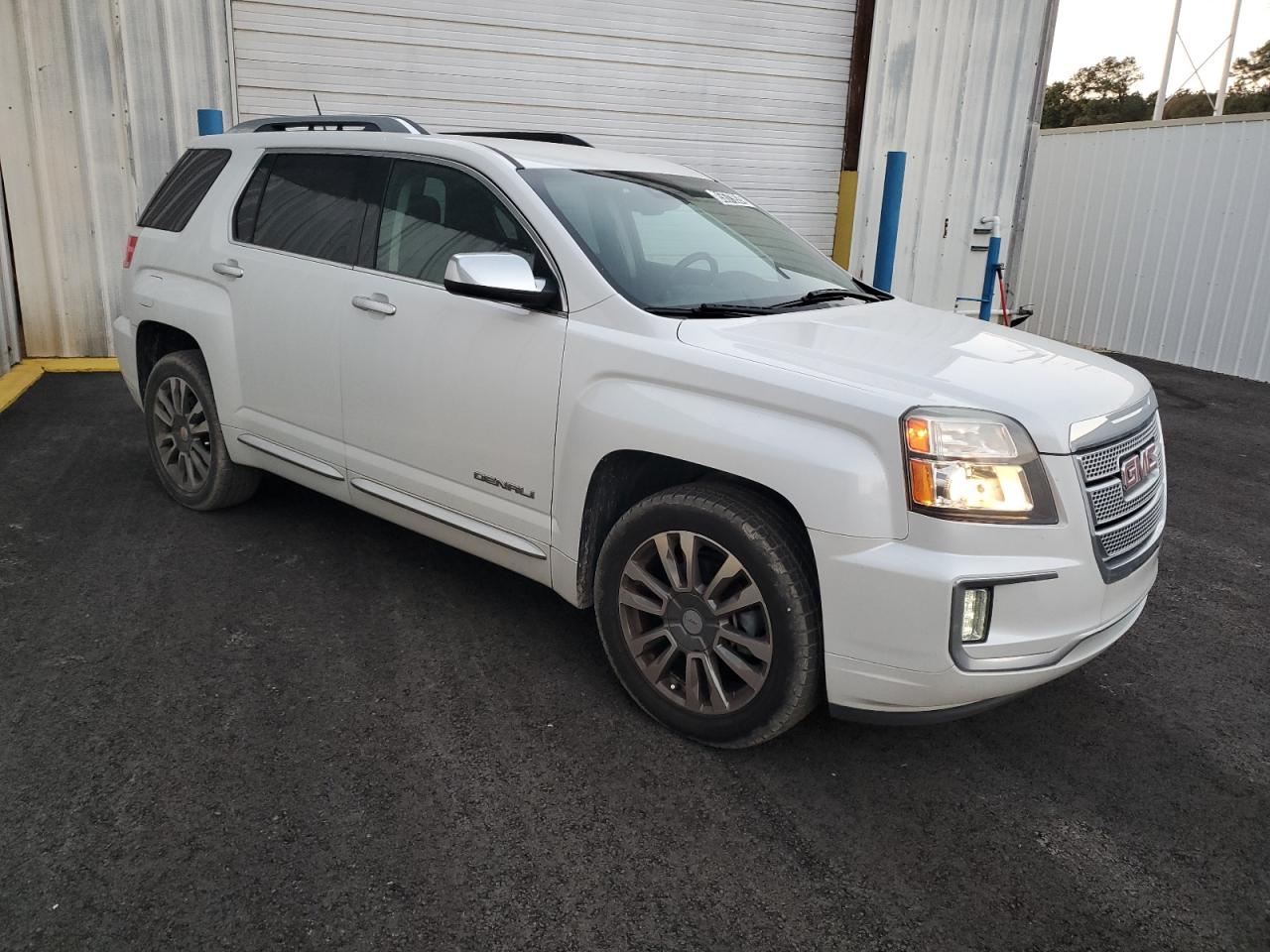 VIN 2GKFLRE31H6165491 2017 GMC TERRAIN no.4